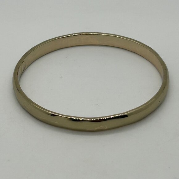 Vintage Kenneth Cole Bangle Bracelet Gold Tone Hammered Signed Stackable SZ 7.5 - Picture 9 of 13